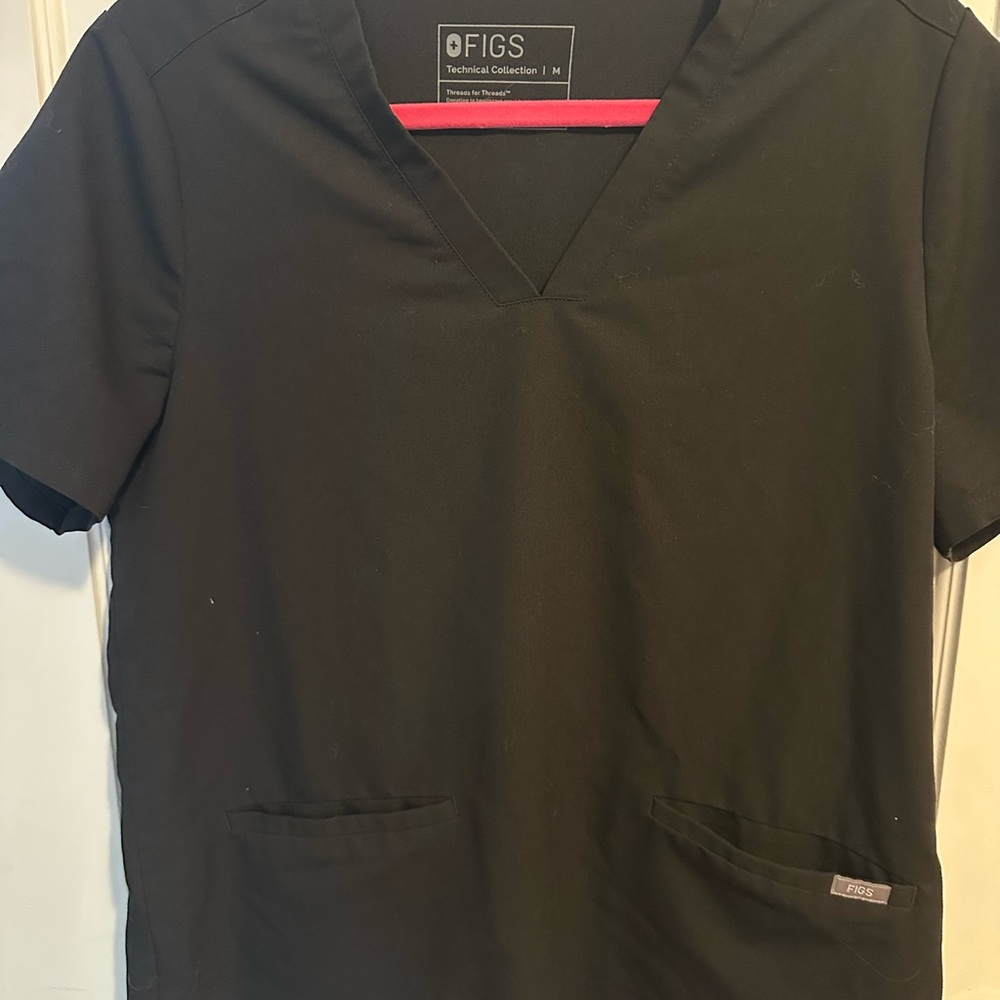 Figs Men's Black V-Neck Scrub Top